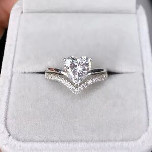 Elegant Silver Heart-Shaped Ring